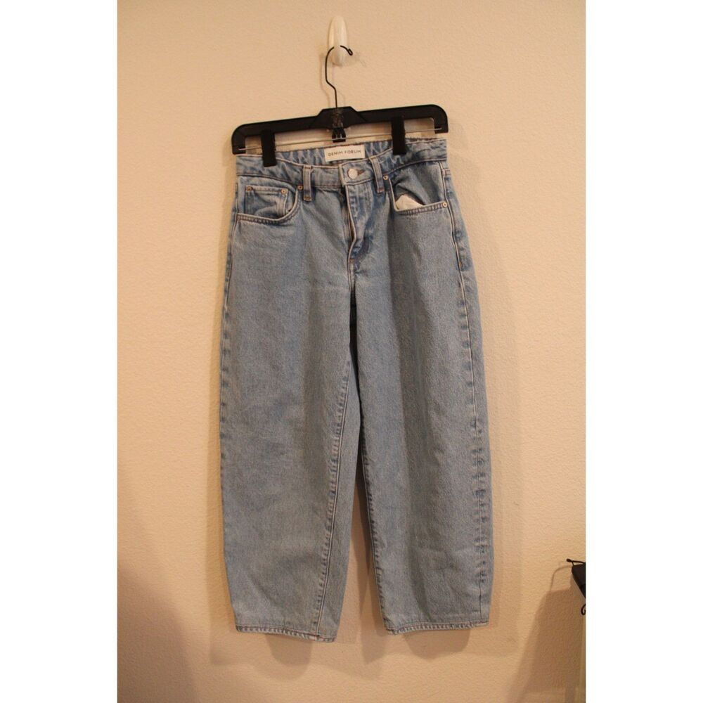 Aritzia size 25 light wash denim forum wide leg jeans hemmed